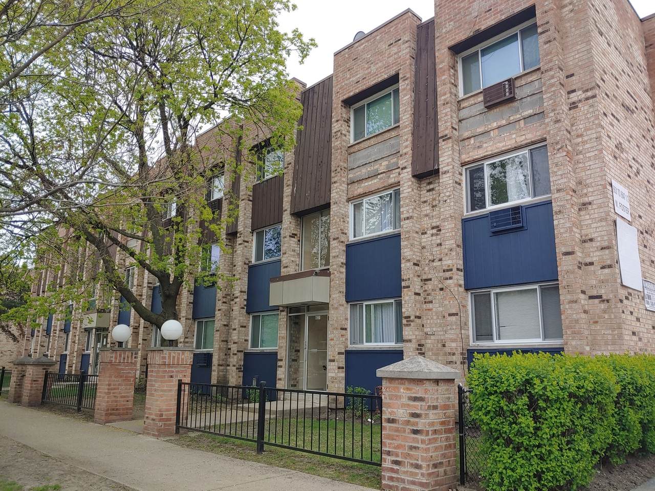 8631 1/2 Foster Avenue - Photo 1