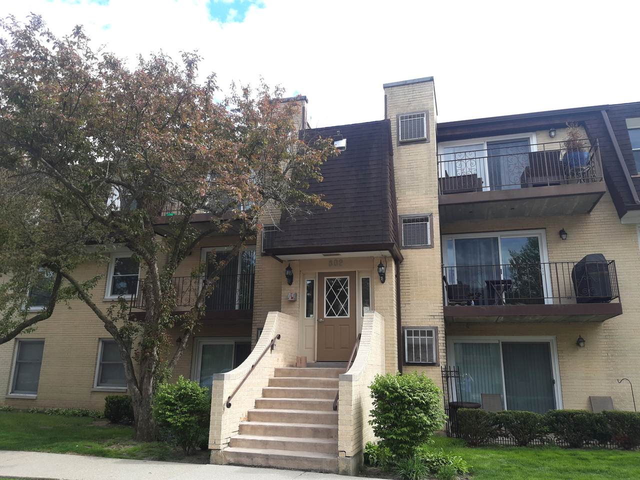 802 River Road - Photo 1