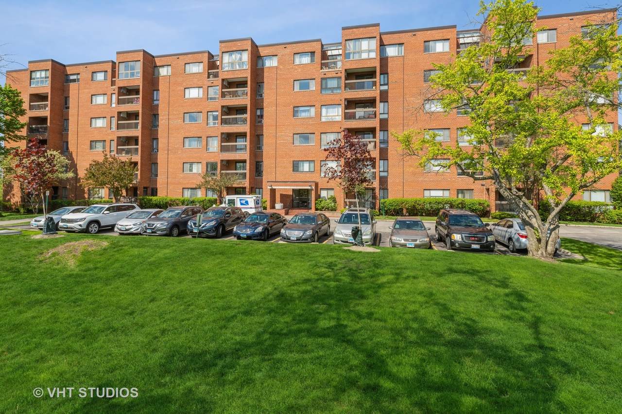 600 Naples Court - Photo 1