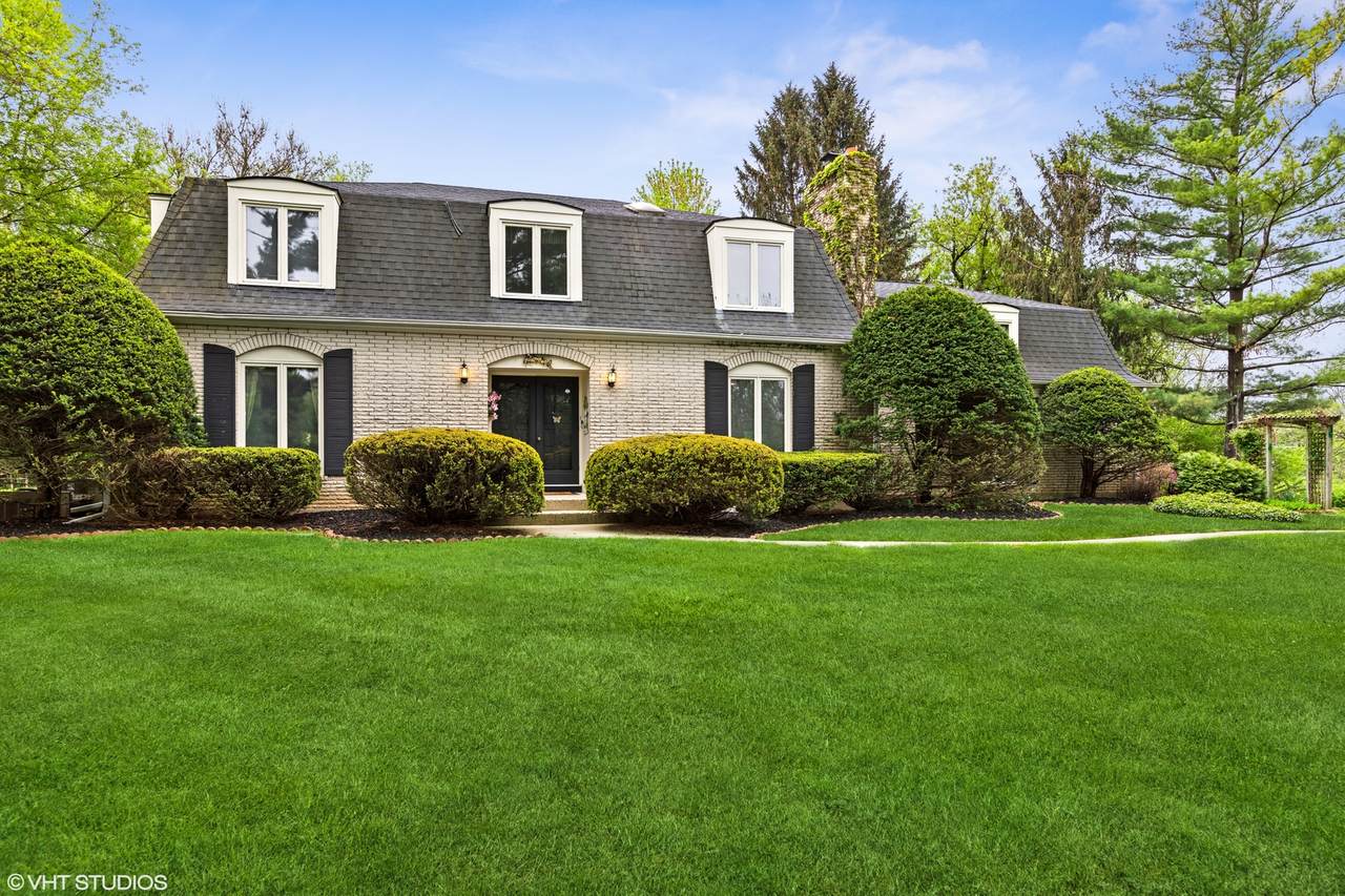 201 Cary Algonquin Road - Photo 1