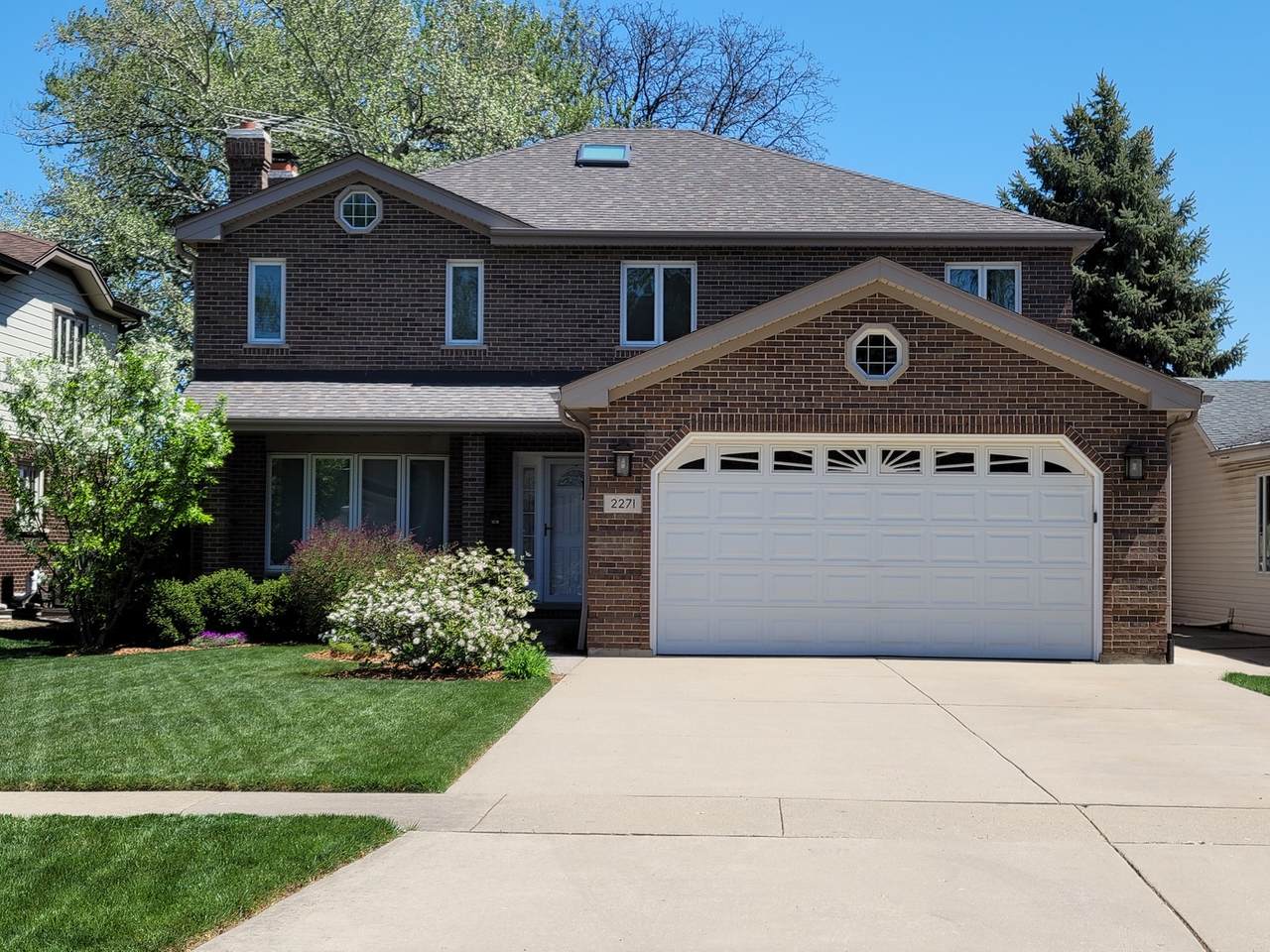 2271 Eastview Drive - Photo 1