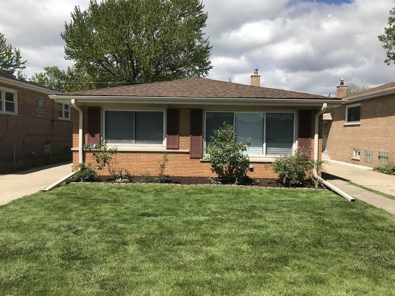 15106 Champlain Avenue - Photo 1