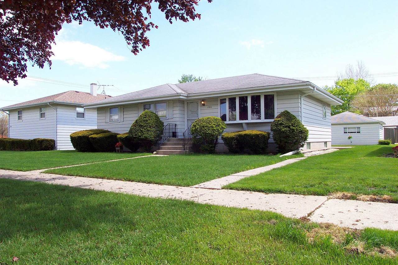 17811 Ridgewood Avenue - Photo 1