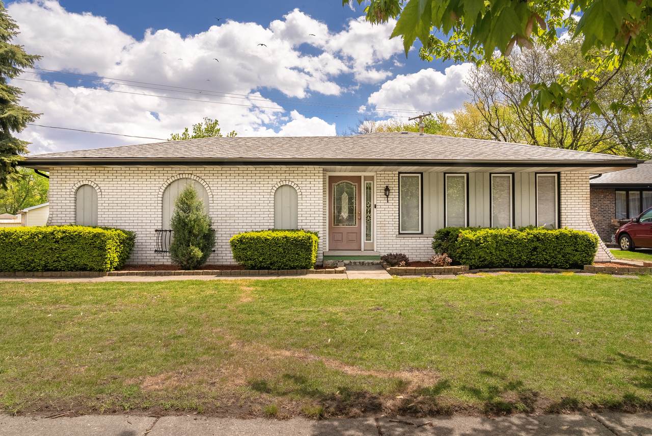 7301 Blackstone Avenue - Photo 1