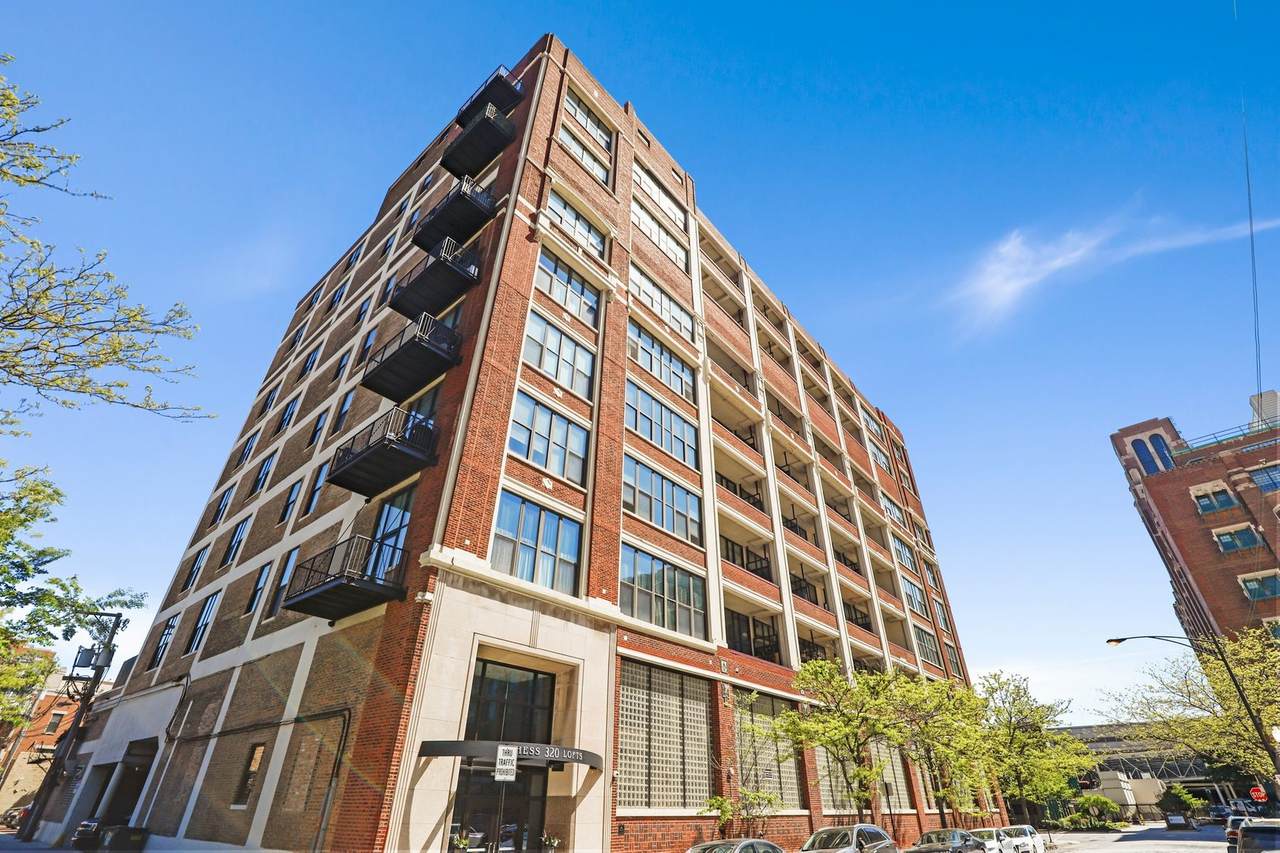 320 21st Street - Photo 1