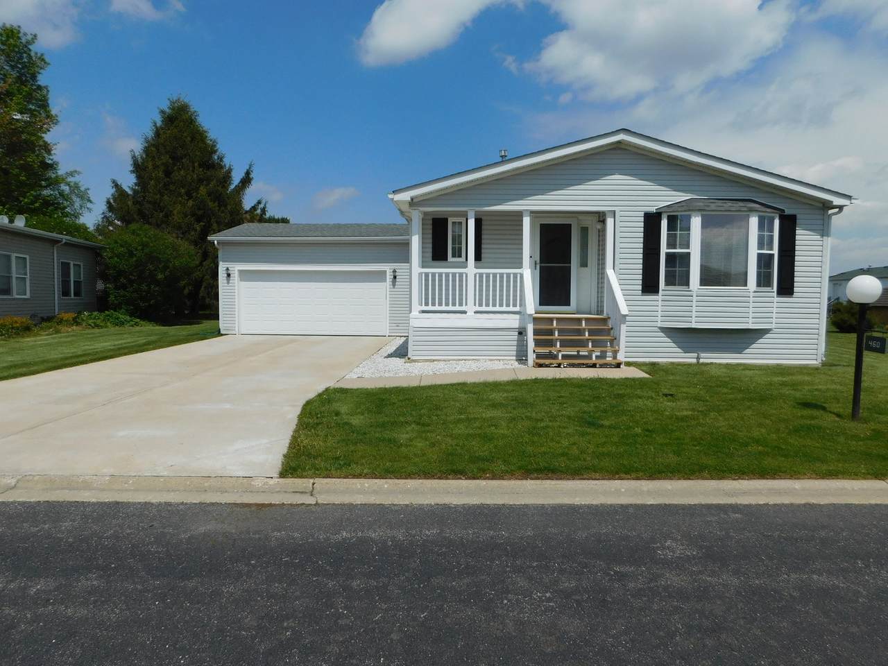 460 Meadowlark Circle - Photo 1