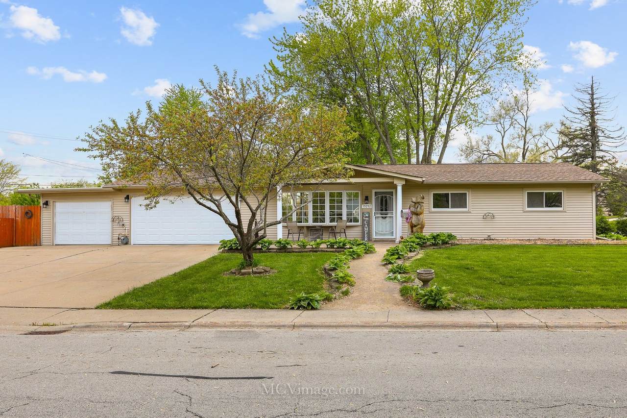 15252 Huntington Court - Photo 1