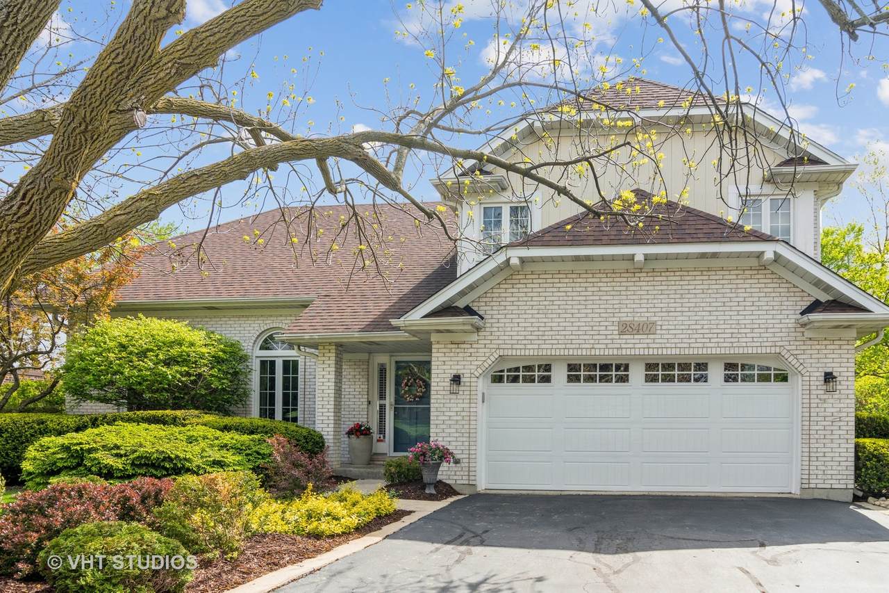 2S407 Golfview Drive - Photo 1