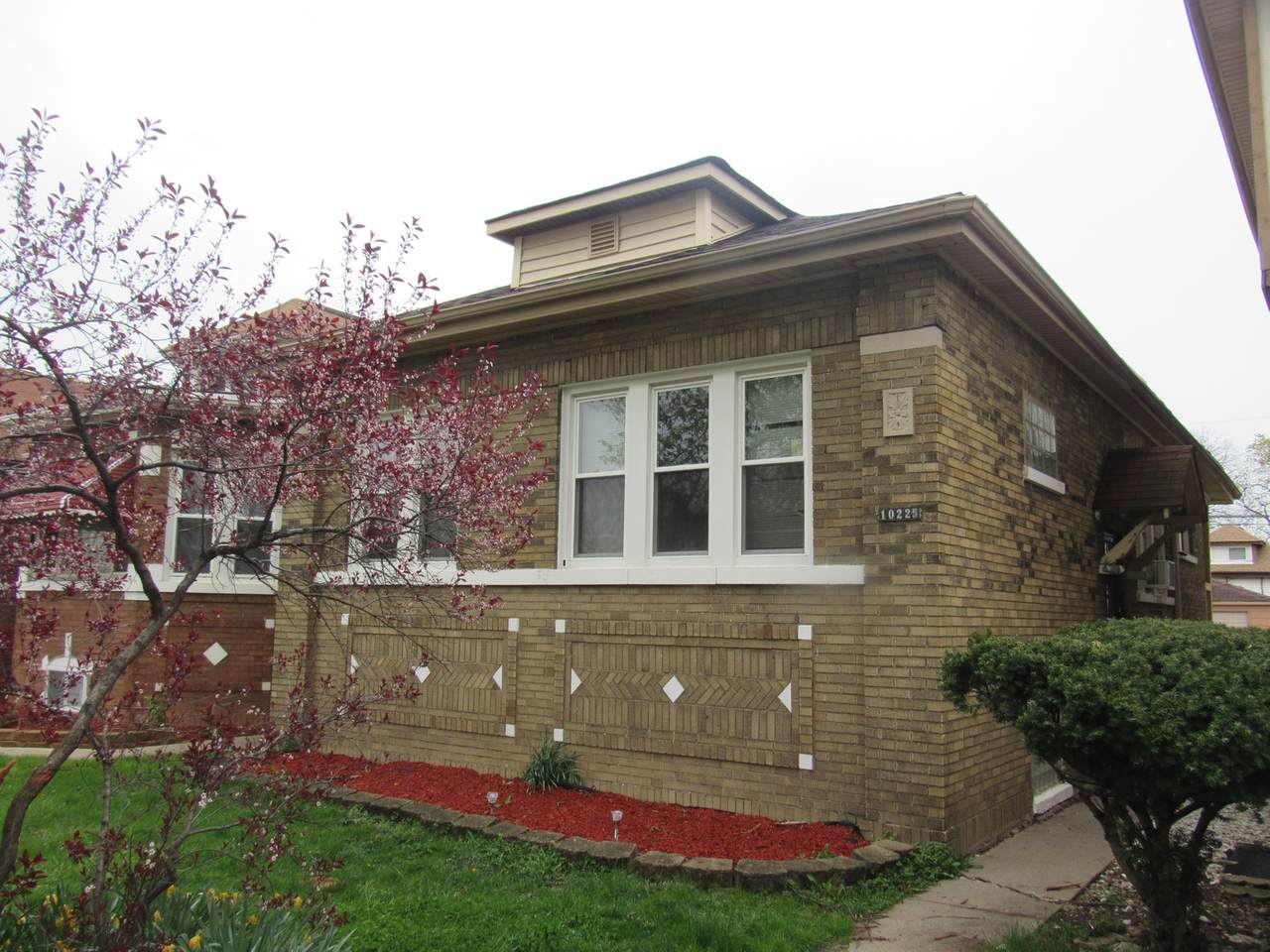 10225 Peoria Street - Photo 1