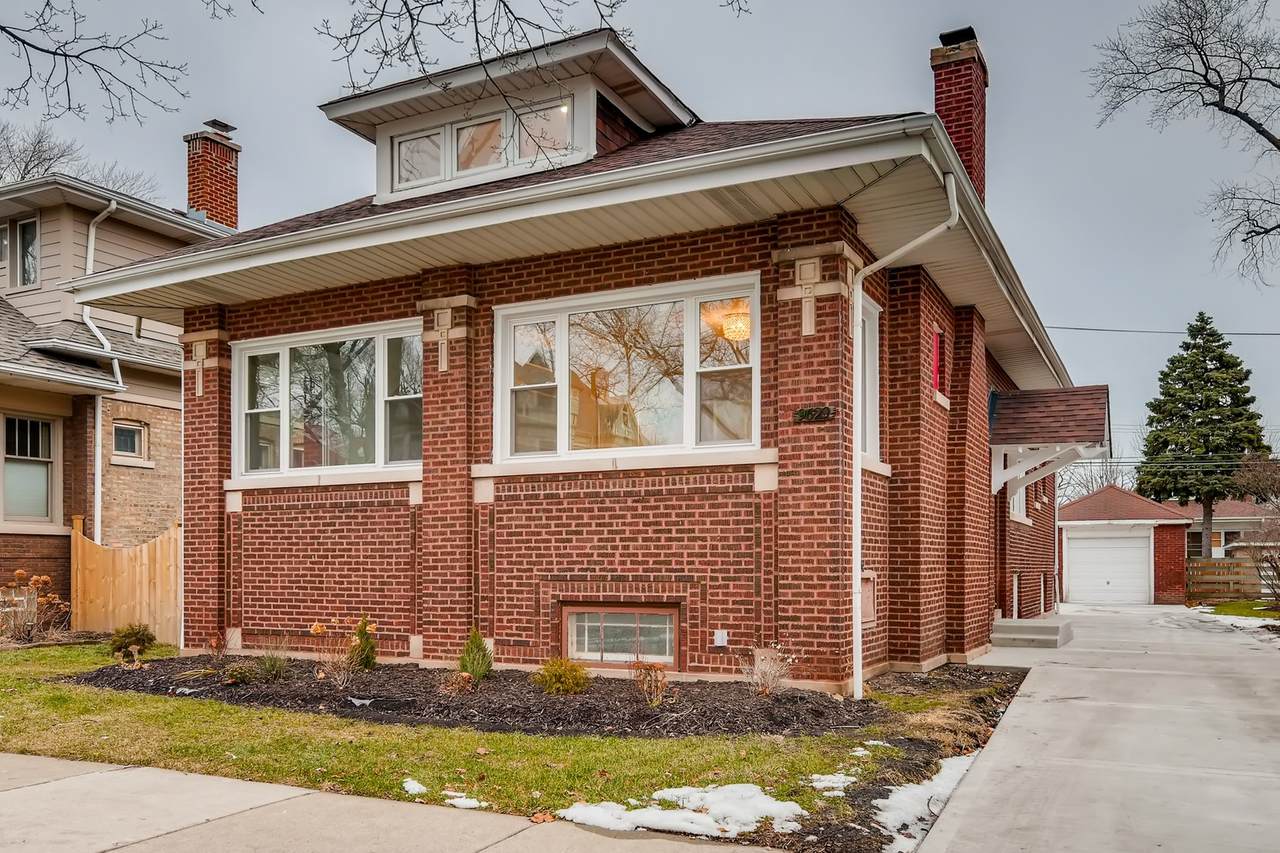 9629 Hoyne Avenue - Photo 1