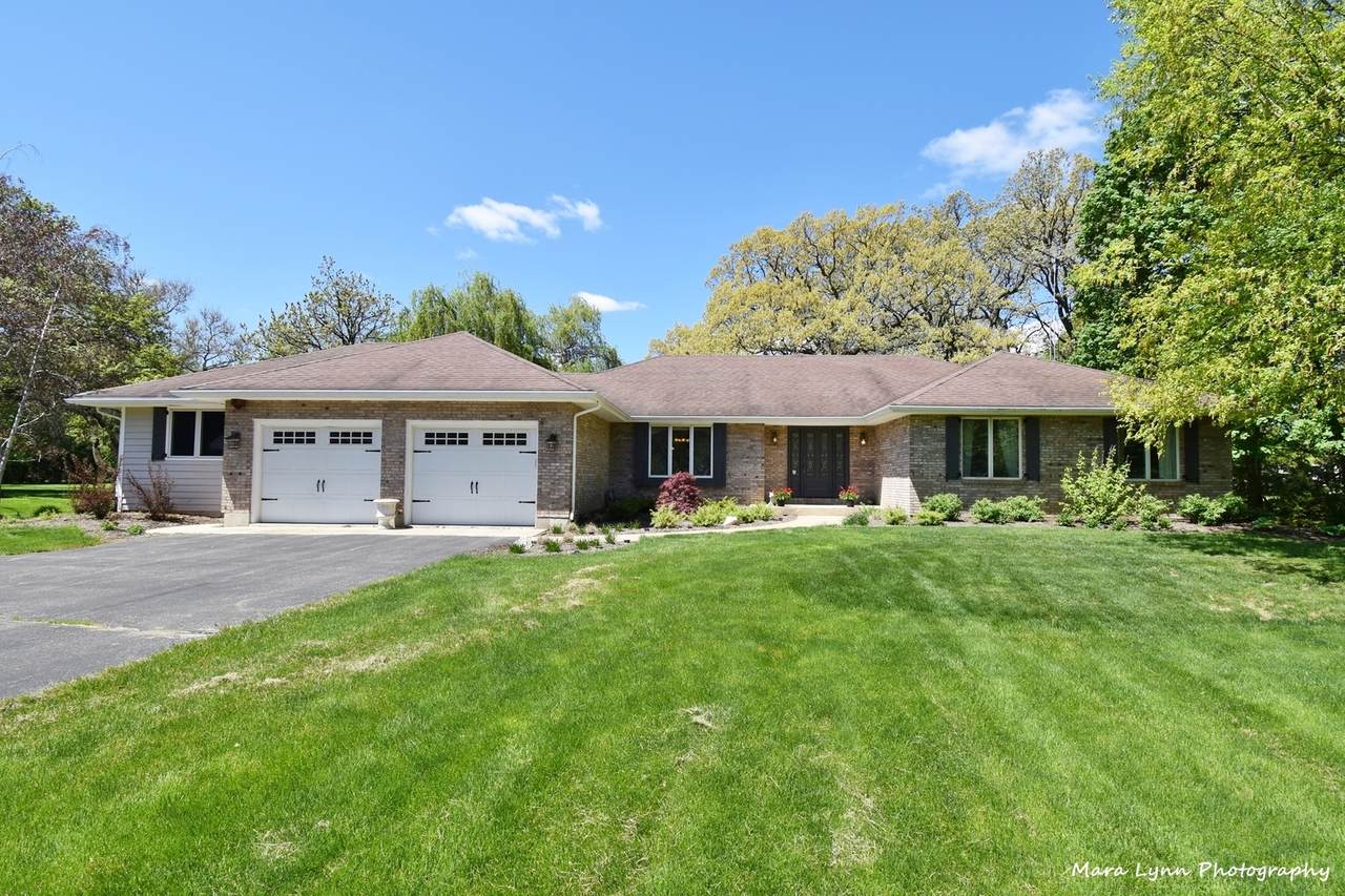 2S588 Deerpath Road - Photo 1