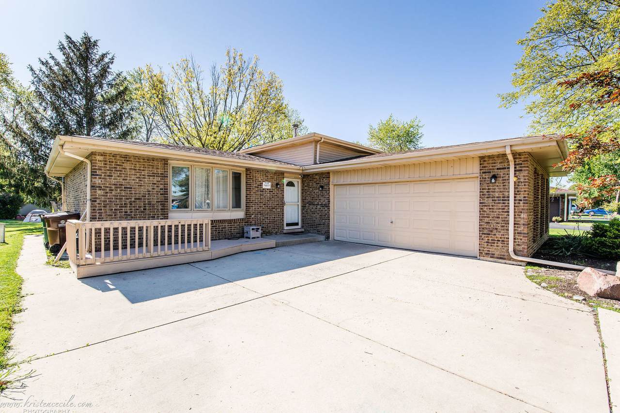 460 Manor Drive - Photo 1