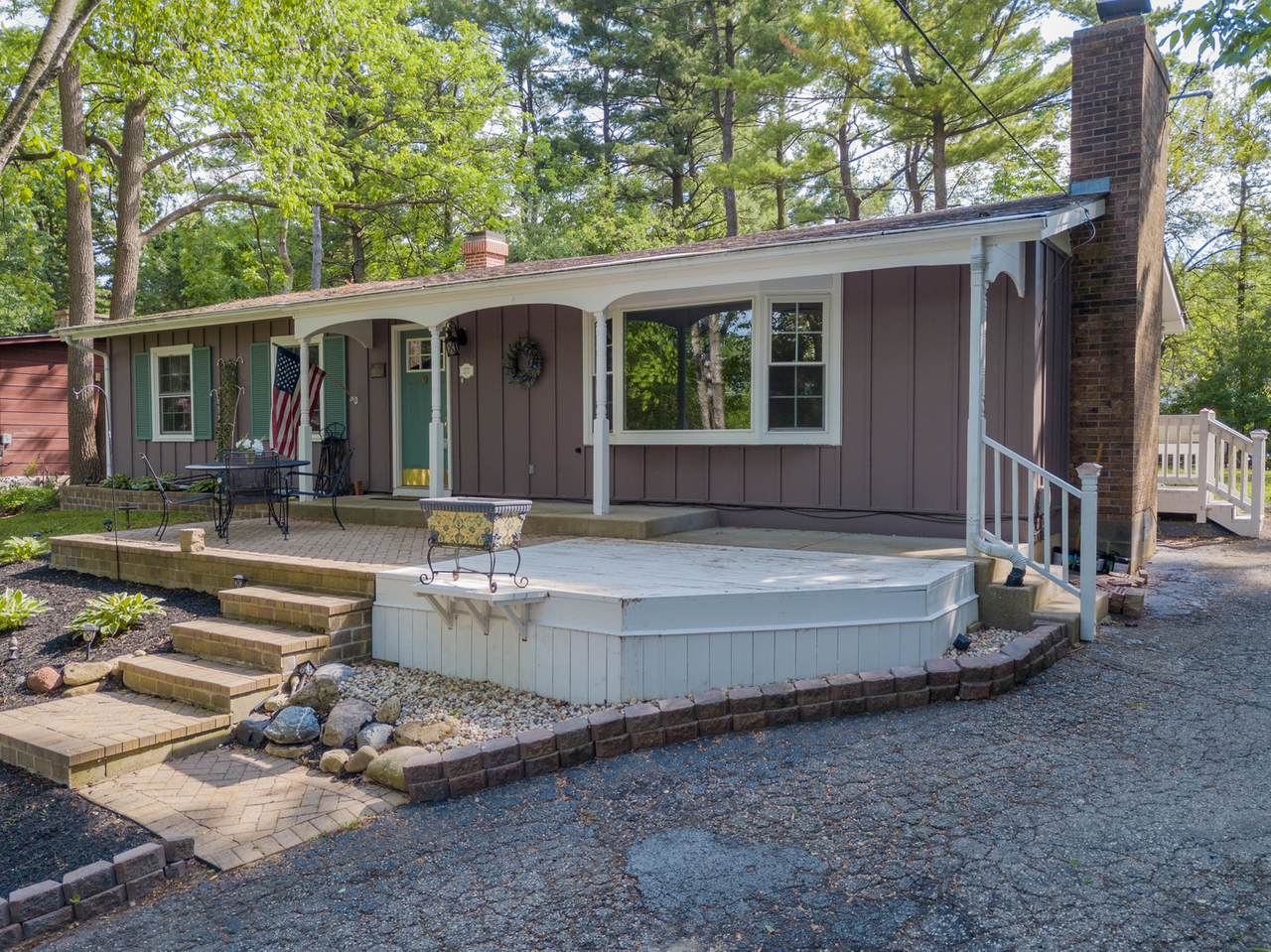 277 Indian Trail - Photo 1