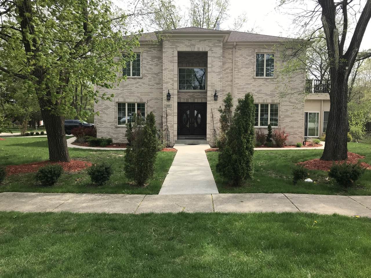 105 Thacker Street - Photo 1