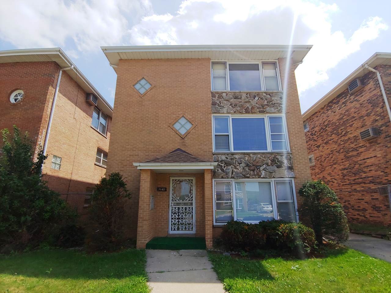 1641 Harbor Avenue - Photo 1