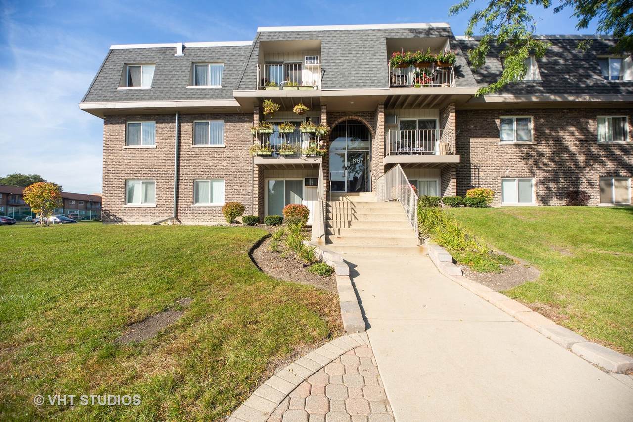 867 Tree Lane - Photo 1