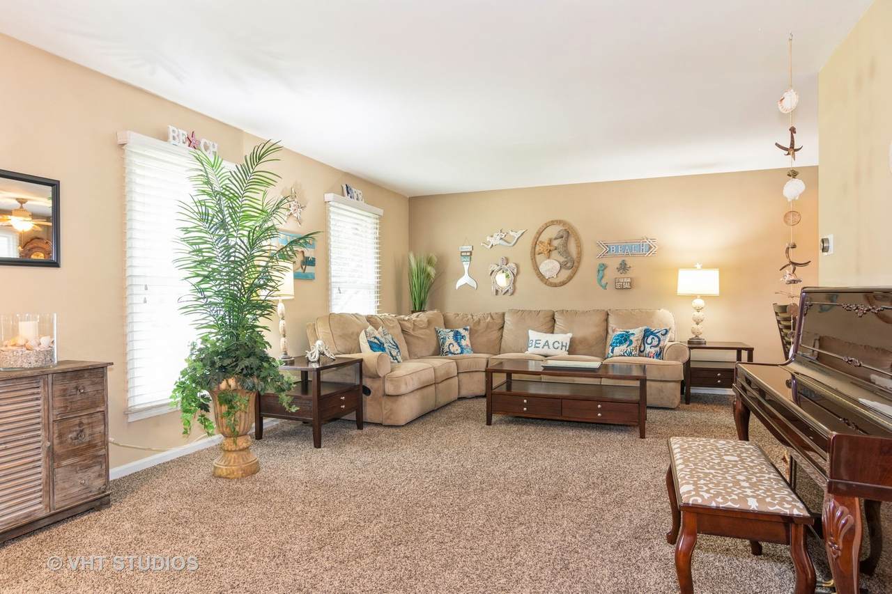 876 Asbury Lane - Photo 1