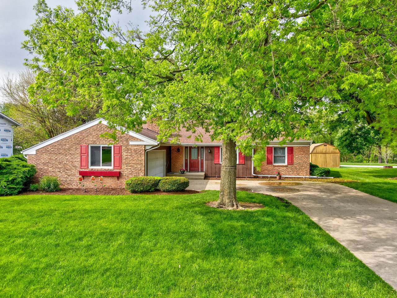 2 Maplewood Lane - Photo 1