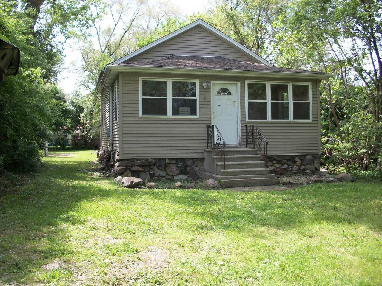3928 143rd Street - Photo 1