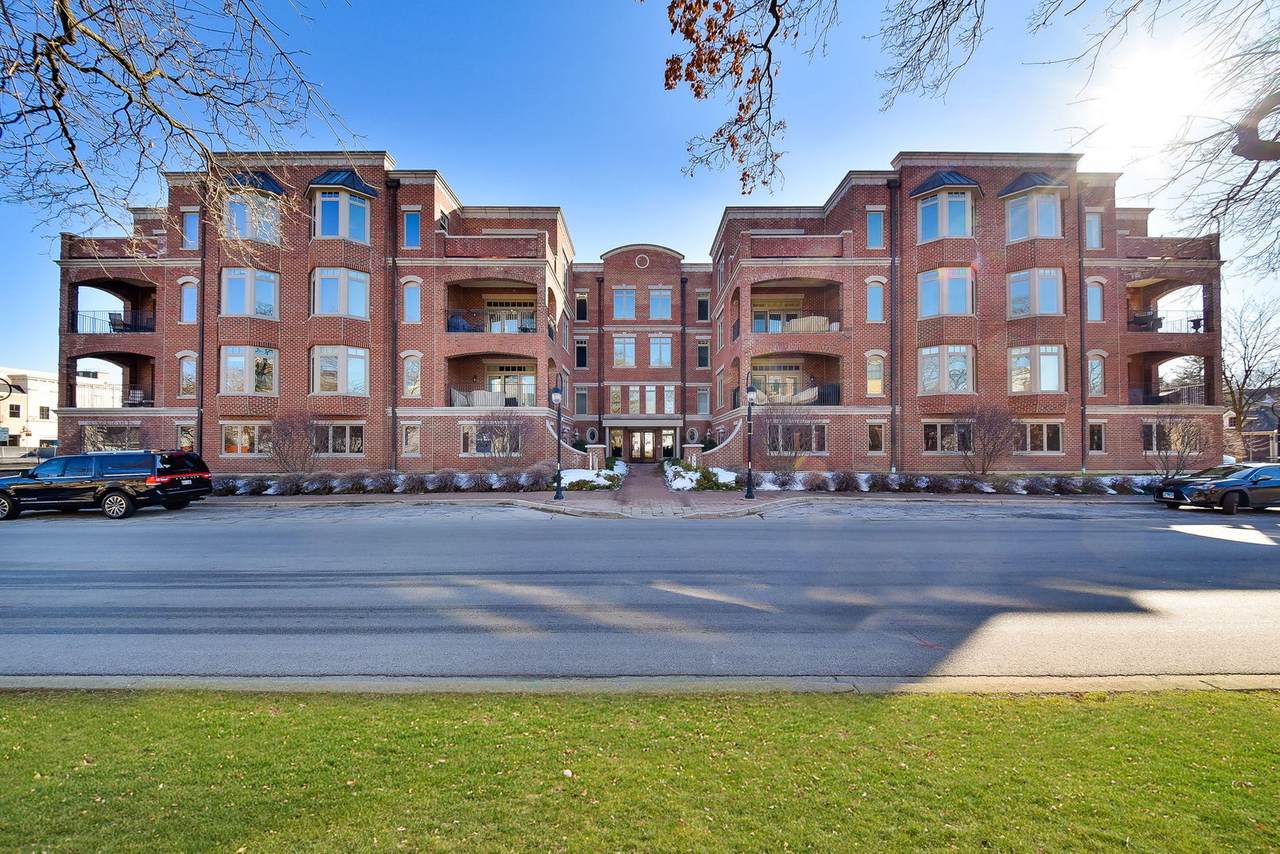180 Benton Avenue - Photo 1