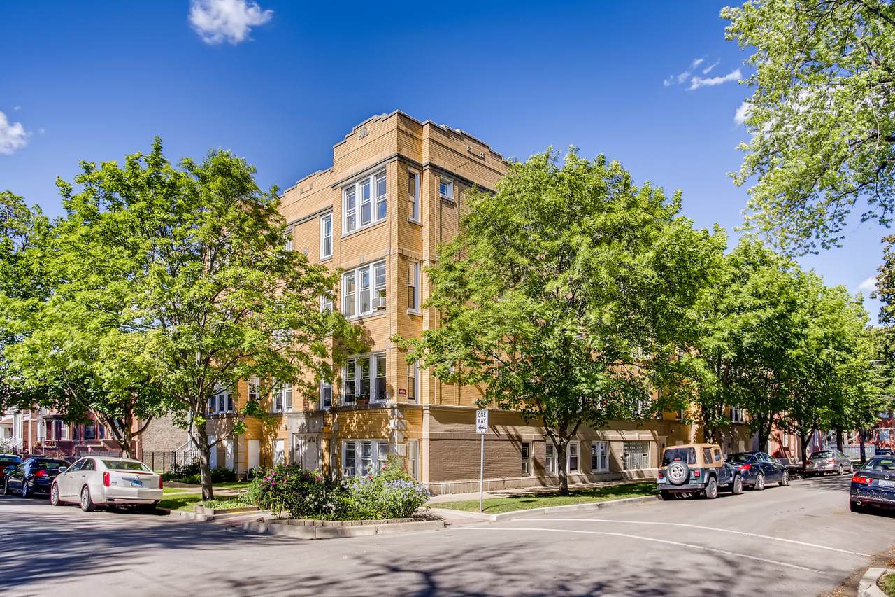 2652 Altgeld Street - Photo 1