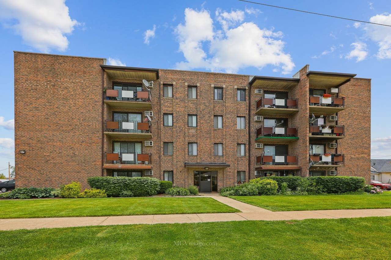 7945 Oketo Avenue - Photo 1