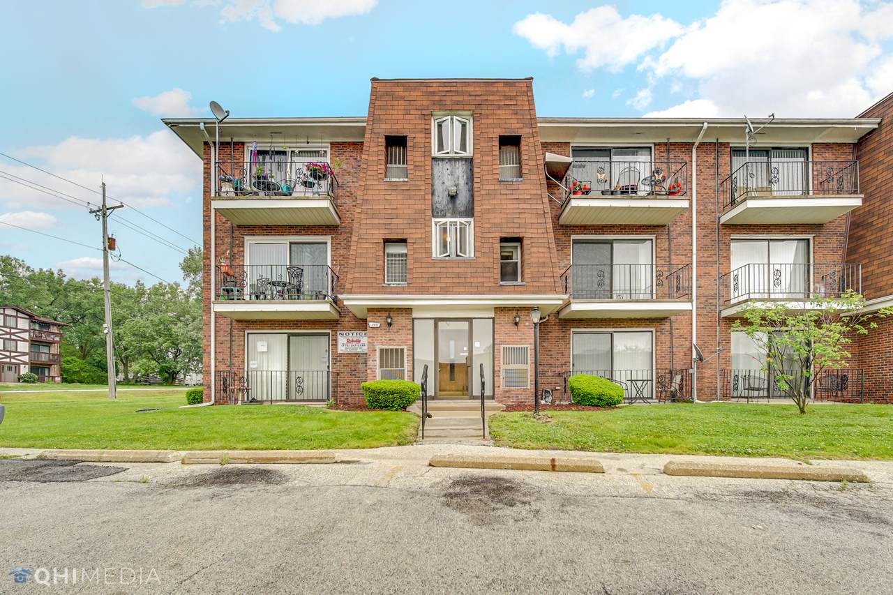 11901 Lawndale Avenue - Photo 1