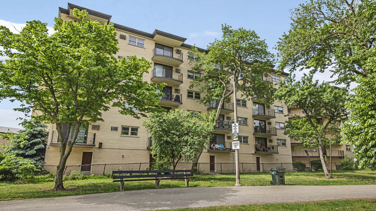 4572 Milwaukee Avenue - Photo 1