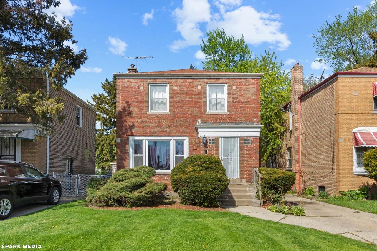 7630 Hoyne Avenue - Photo 1