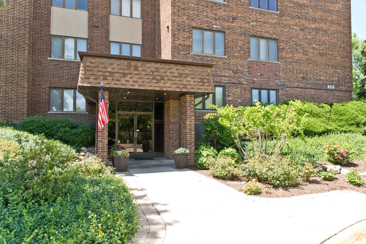 453 Raintree Drive - Photo 1