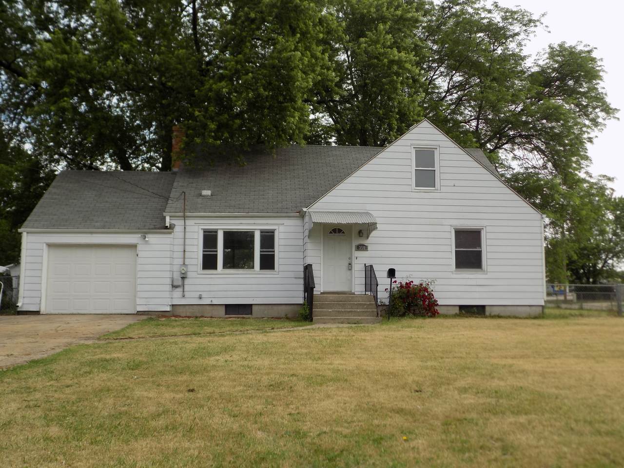 350 Sheridan Drive - Photo 1