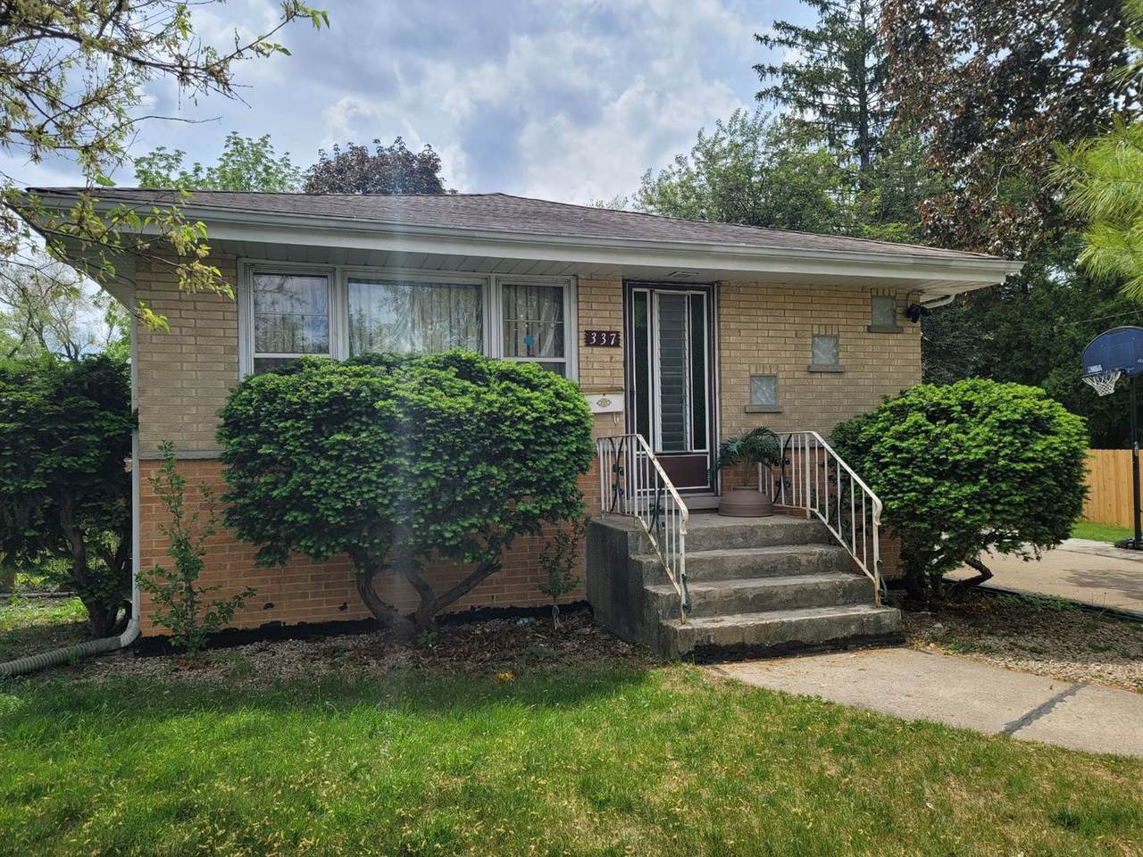 337 Belle Drive - Photo 1