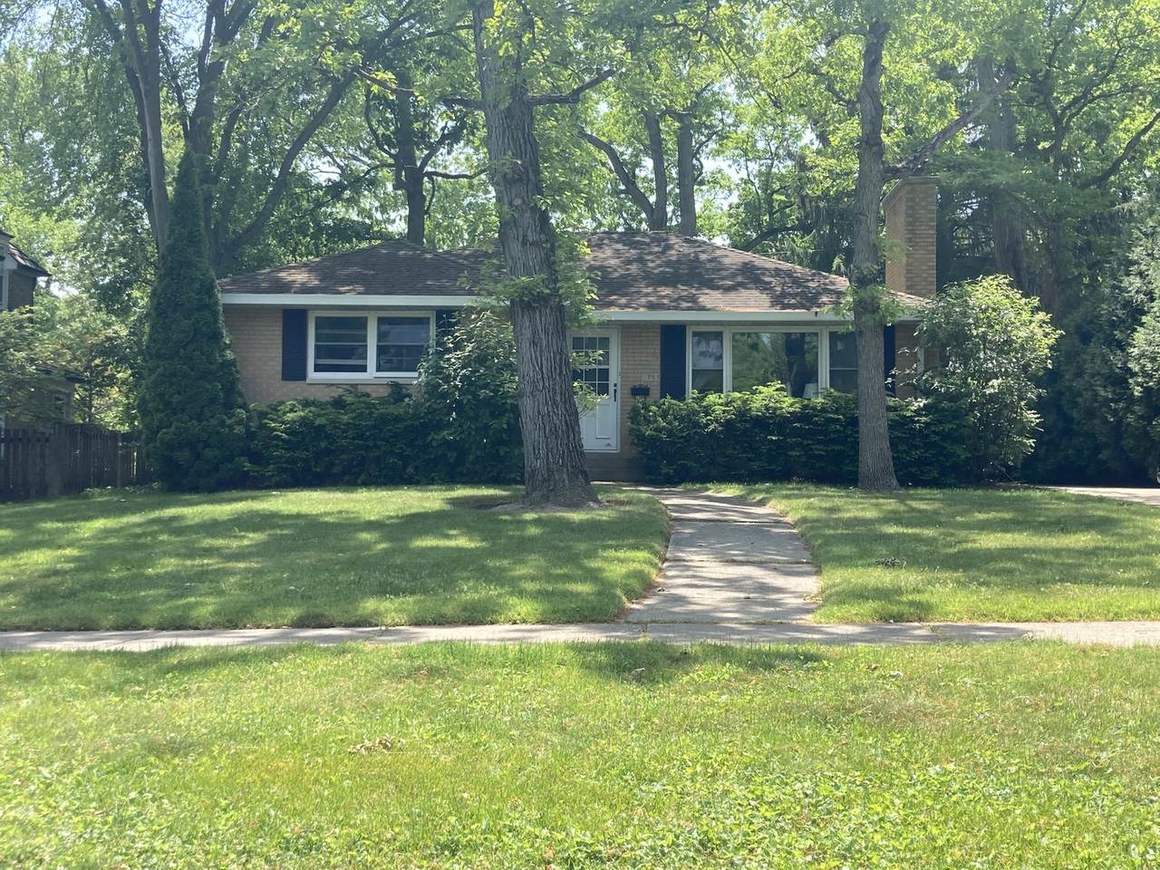 755 Greenview Place - Photo 1