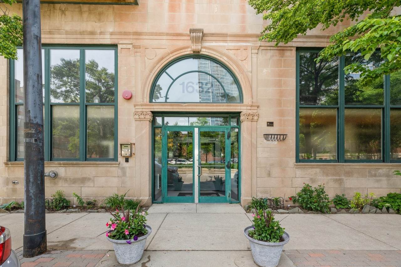 1632 Indiana Avenue - Photo 1