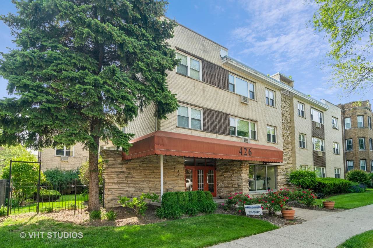 426 Lombard Avenue - Photo 1