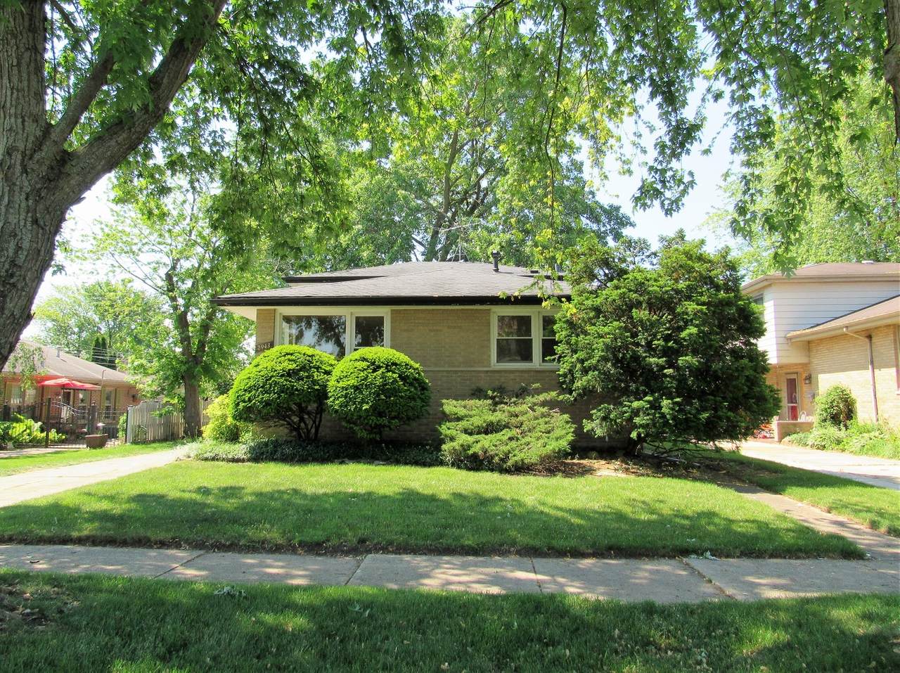 2943 101st Street - Photo 1