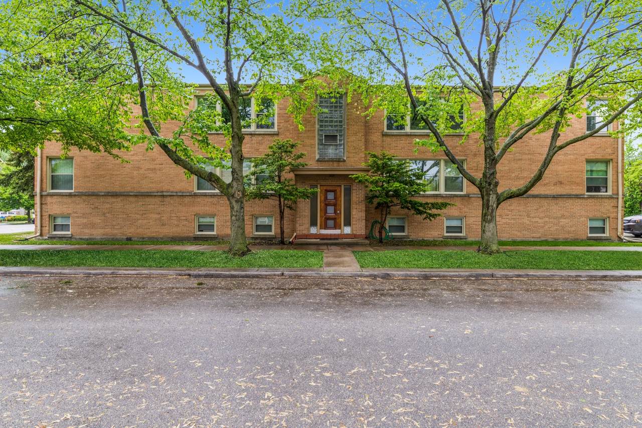 3221-23 Victoria Street - Photo 1