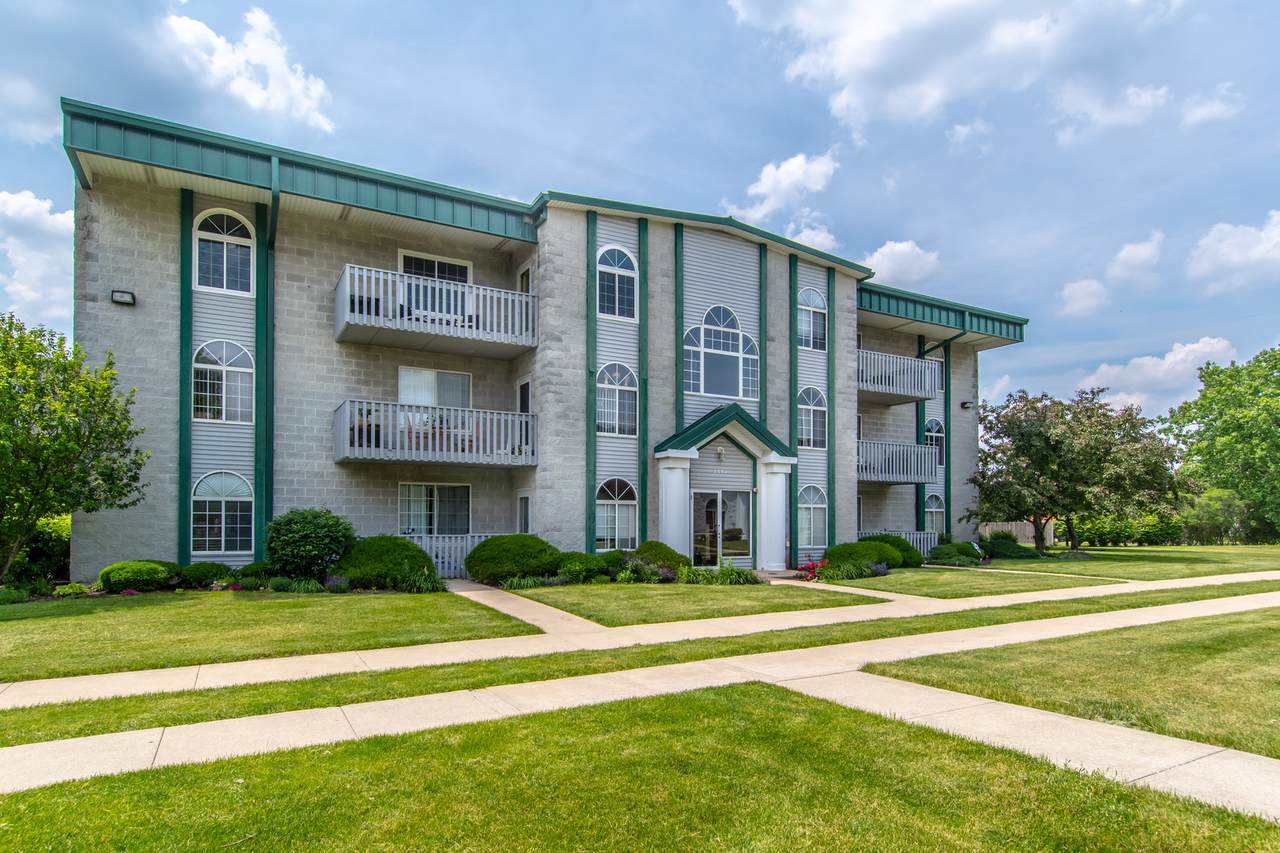2883 Heritage Drive - Photo 1