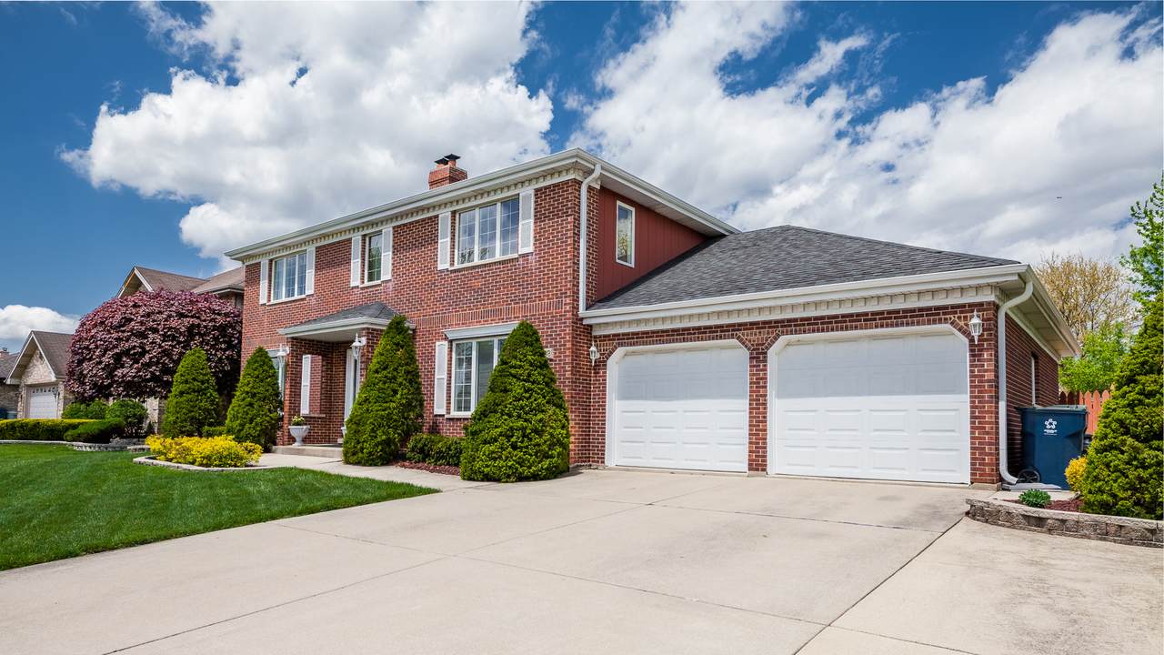 8708 98th Street - Photo 1
