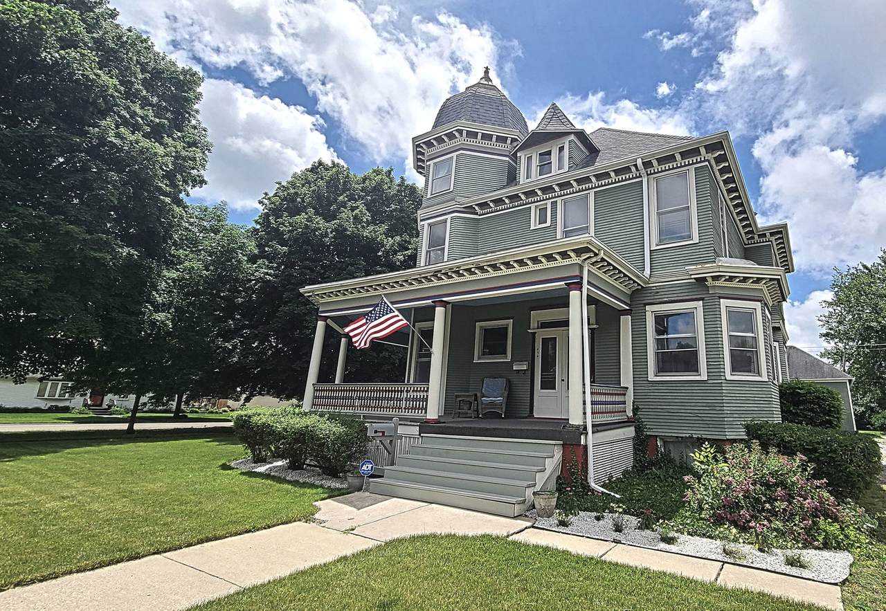 454 Orleans Street - Photo 1