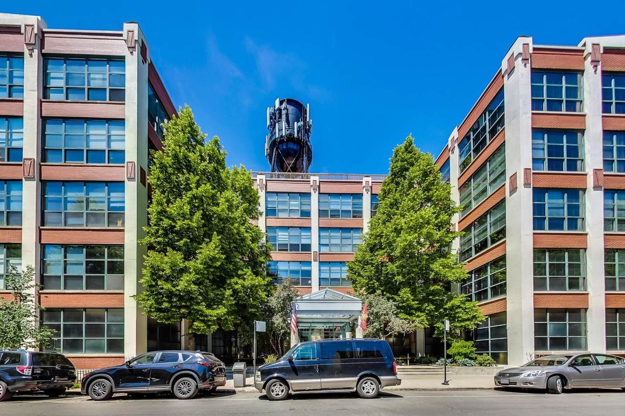 1800 Roscoe Street - Photo 1
