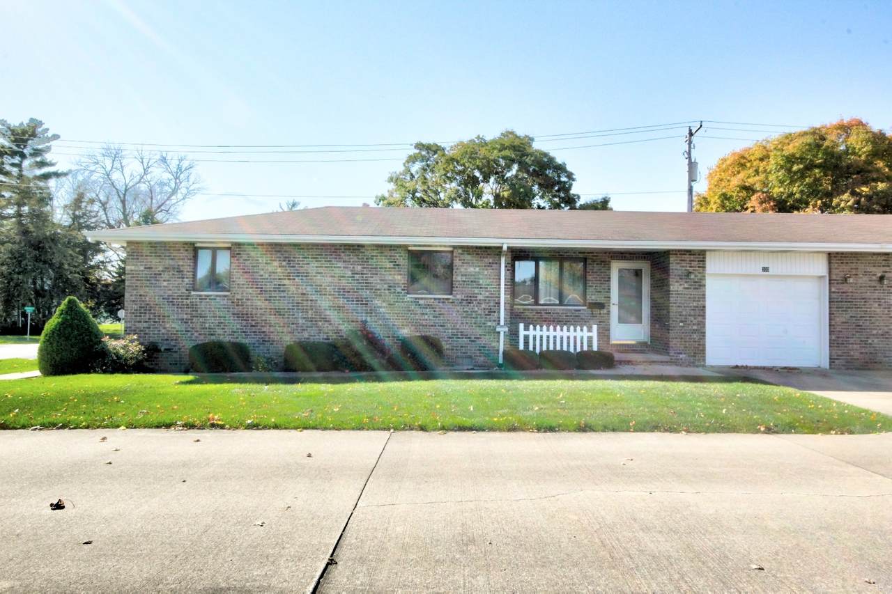 300 Union Street - Photo 1