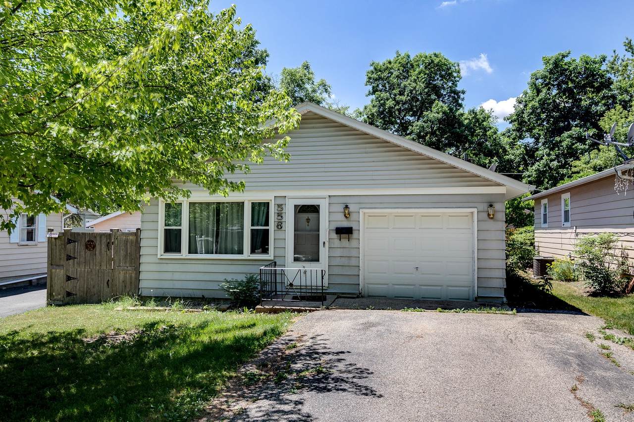 556 Hillcrest Terrace - Photo 1