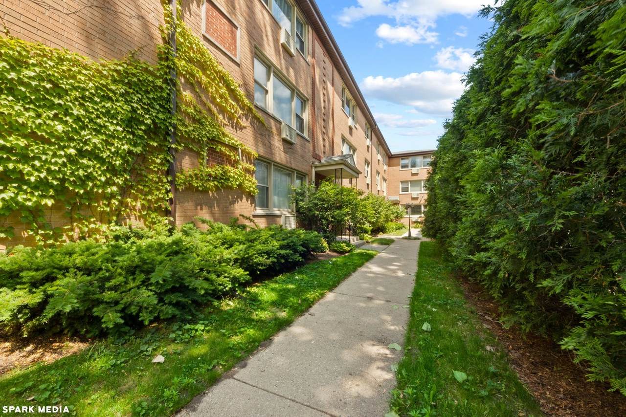 1534 Farwell Avenue - Photo 1