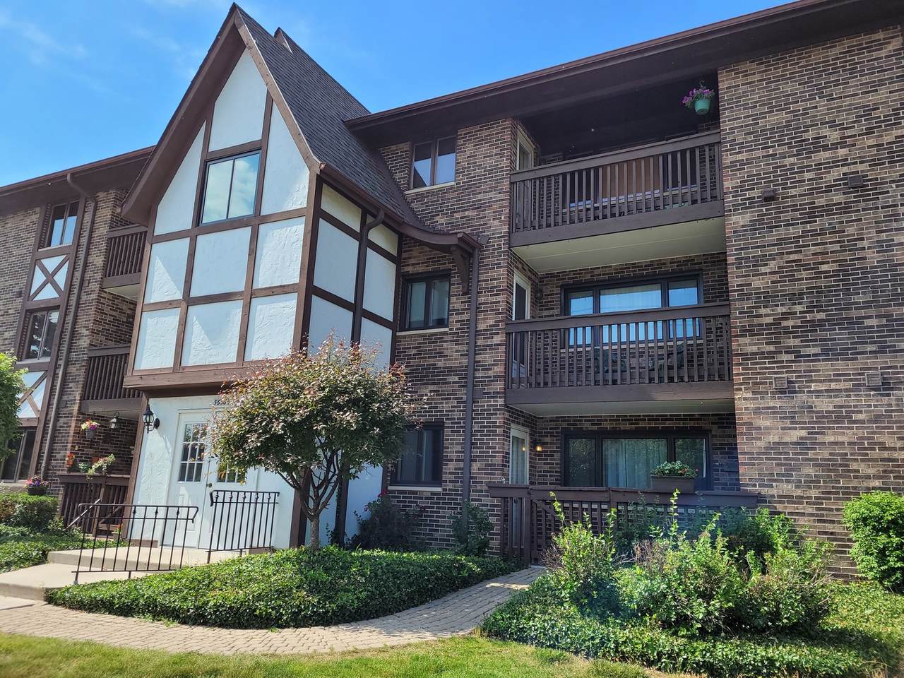 5636 103rd Street - Photo 1