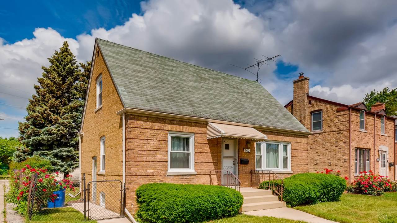 2412 Oak Street - Photo 1