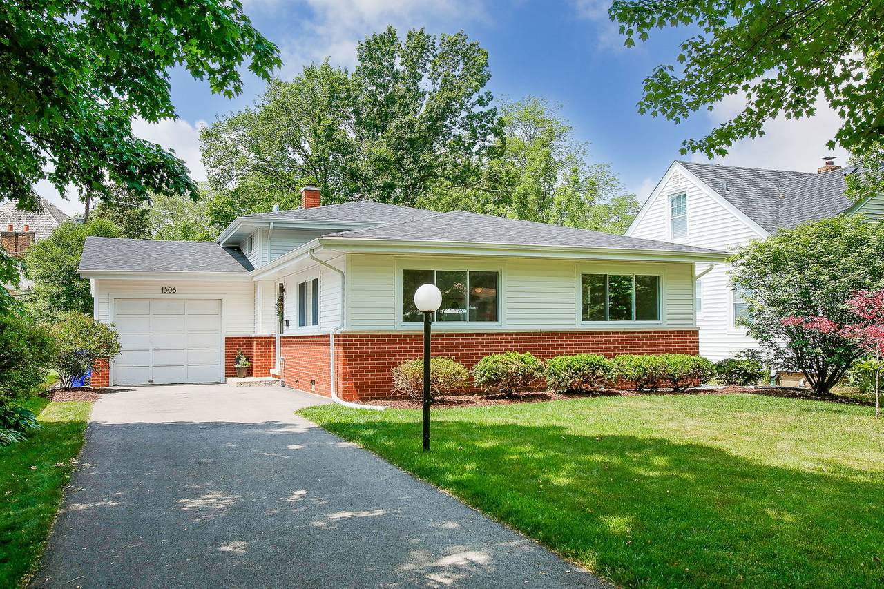 1306 Irving Avenue - Photo 1