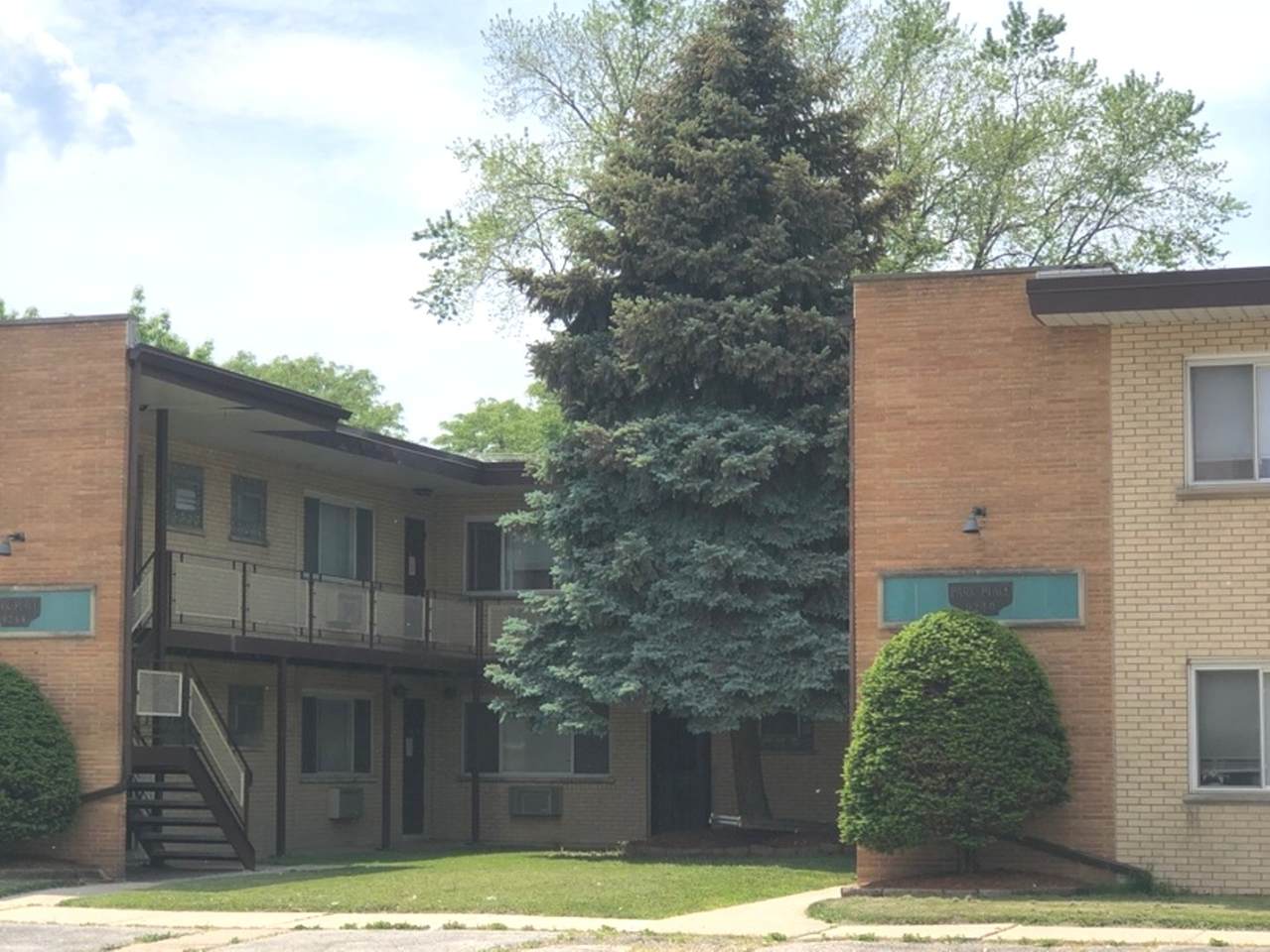 9240 Kedzie Avenue - Photo 1
