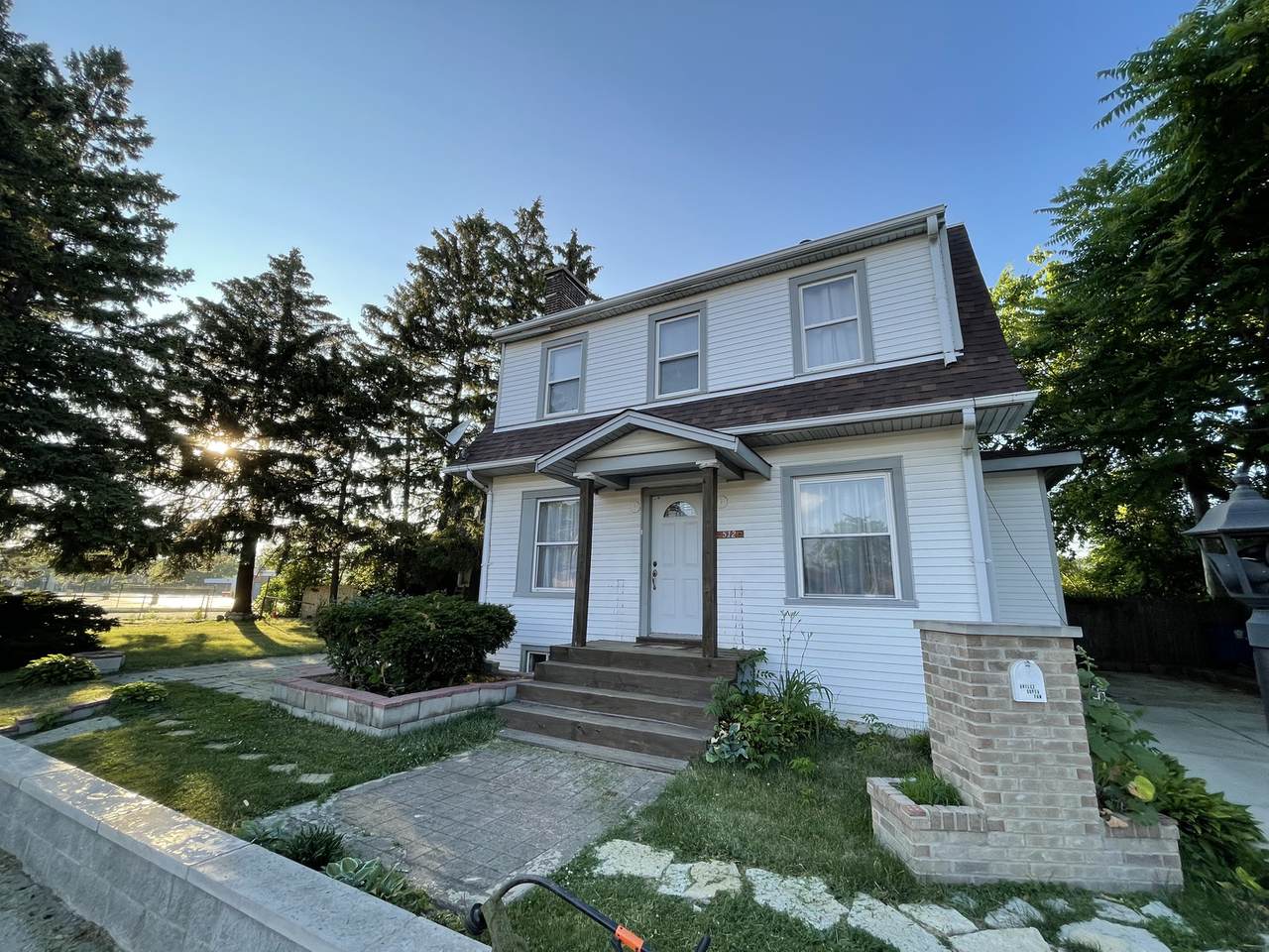 512 Randolph Street - Photo 1