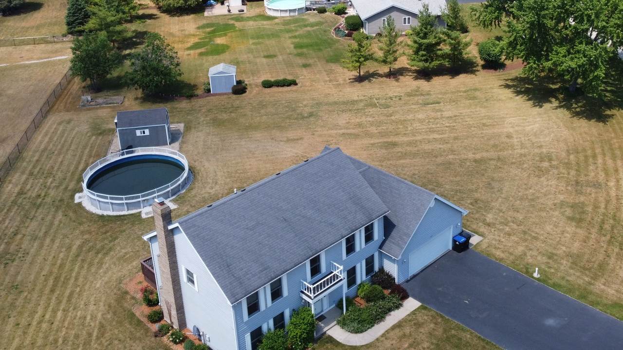 1901 Cobblestone Lane - Photo 1